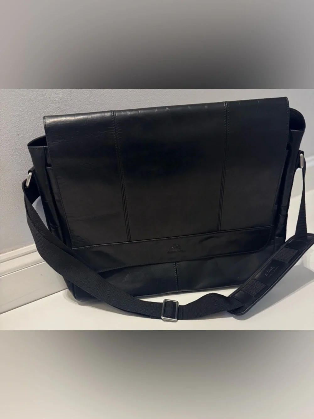 Mancini messenger bag